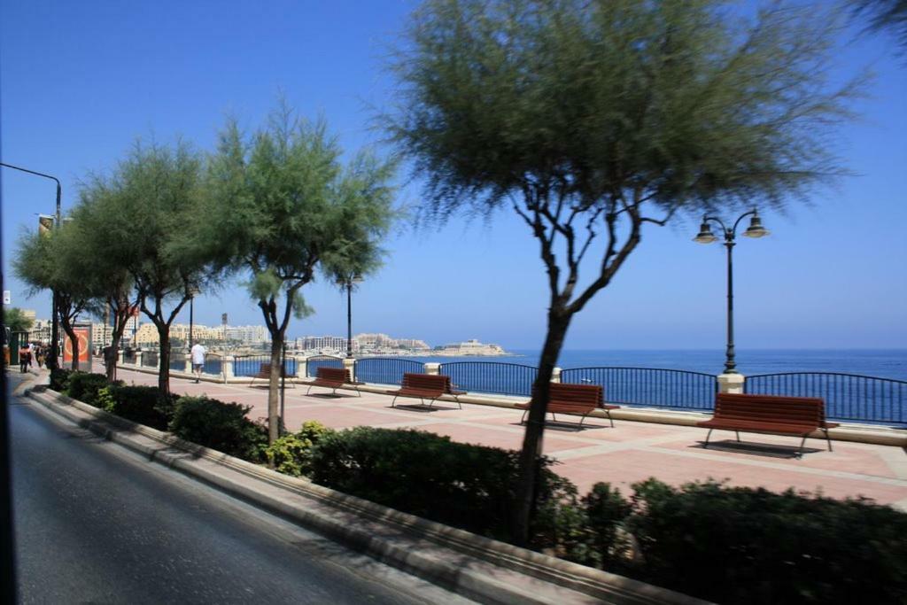 Contemporary, Luxury Apartment With Valletta And Harbour Views Sliema Eksteriør bilde