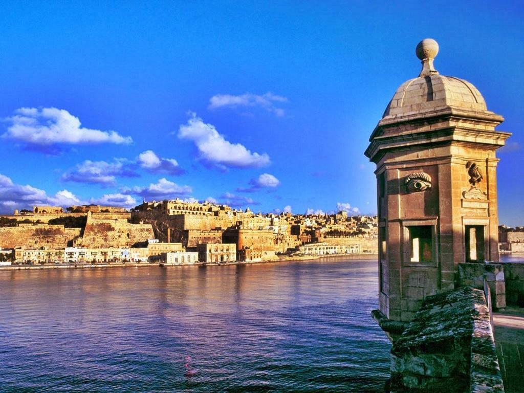 Contemporary, Luxury Apartment With Valletta And Harbour Views Sliema Eksteriør bilde